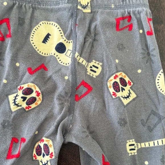 Rare Gender Neutral Disney Pixar Coco Miguel Seize Your Moment Pajamas! - Picture 11 of 16